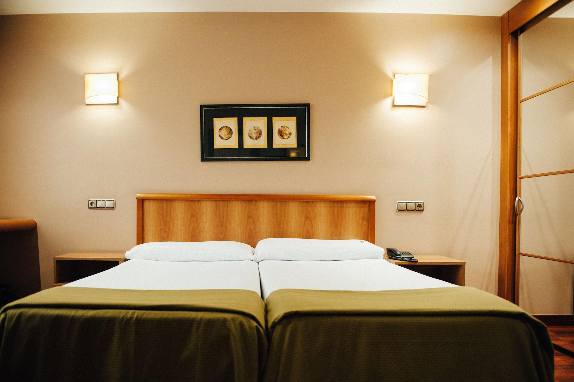 Hotel Carreno Oviedo Ngoại thất bức ảnh
