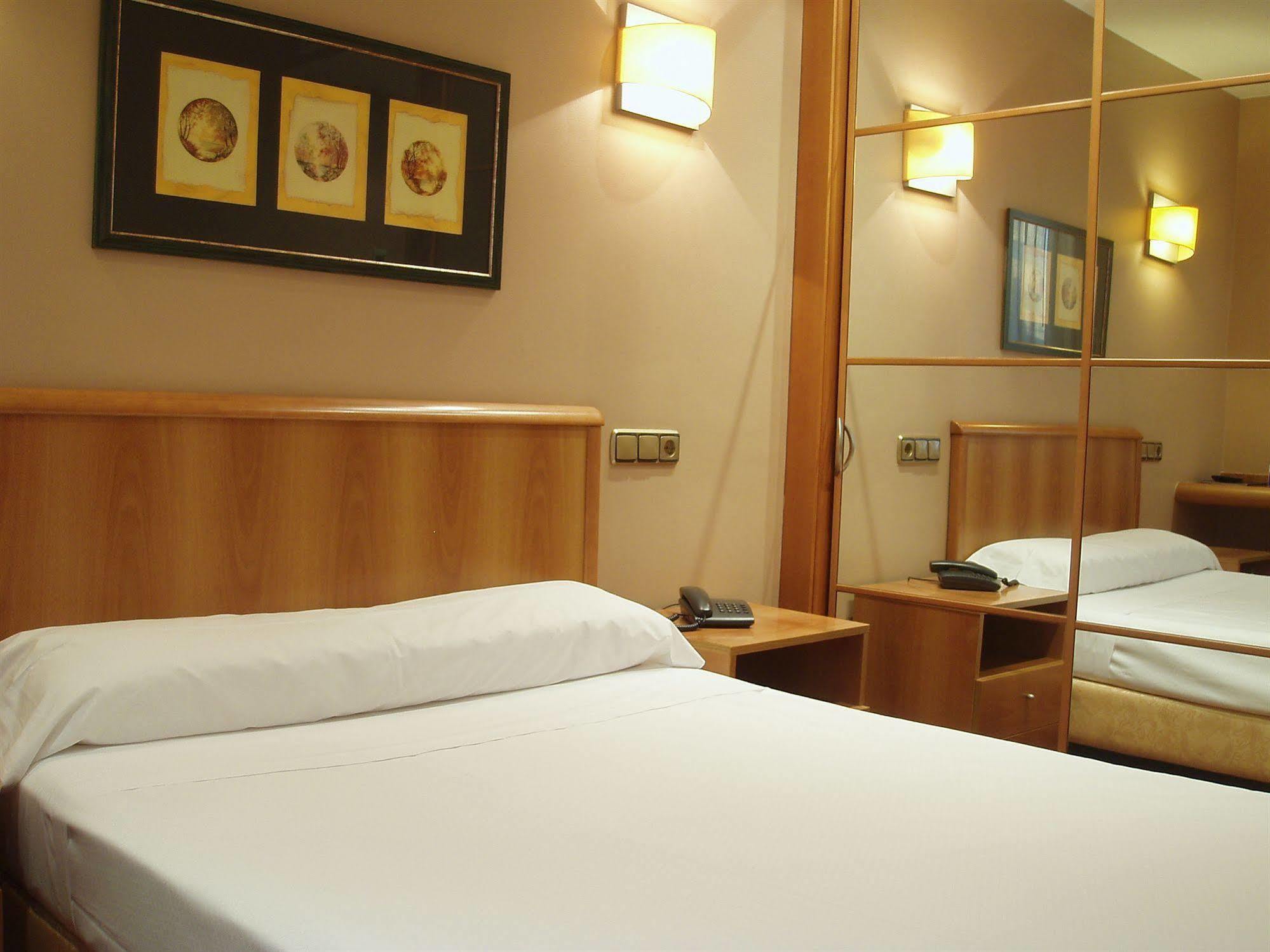Hotel Carreno Oviedo Ngoại thất bức ảnh